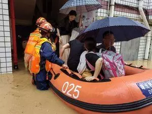 बाढ़ से निपटने के लिए China के लियाओनिंग प्रांत में 28,000 से अधिक निवासियों को निकाला गया
