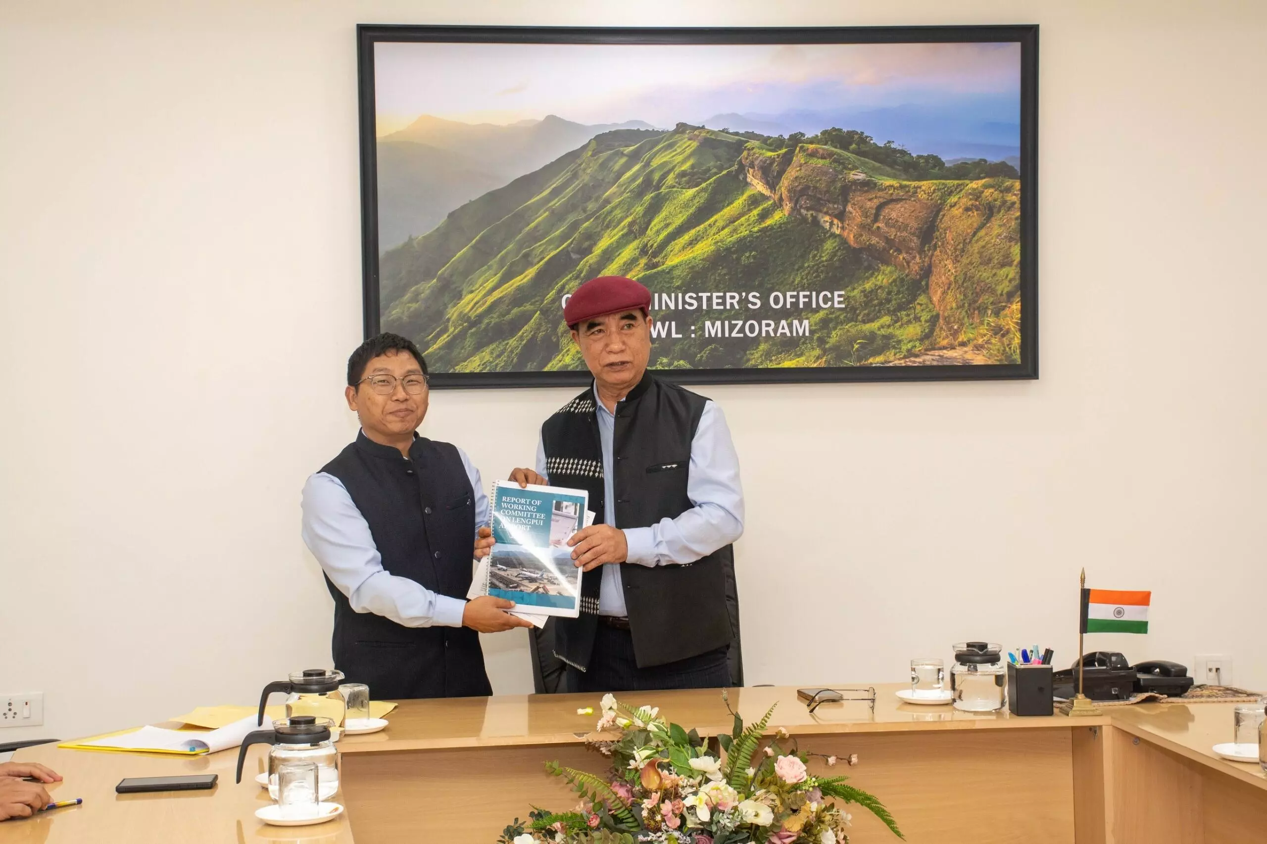 Mizoram: लेंगपुई हवाई अड्डे पर कार्य समिति ने मुख्यमंत्री को रिपोर्ट सौंपी