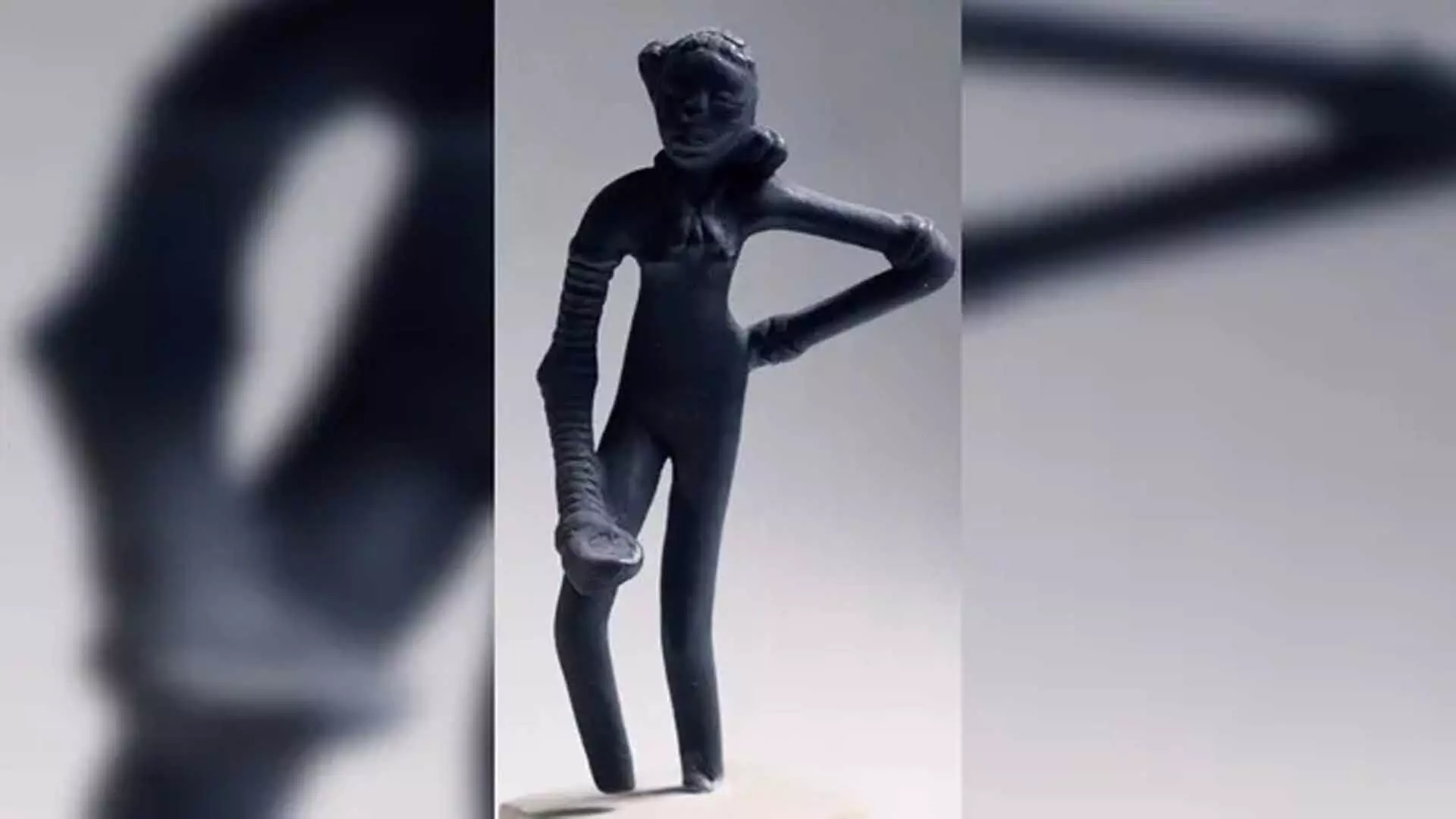 Dancing Girl: सिंधु घाटी सभ्यता की एक छोटी सी मूर्ति