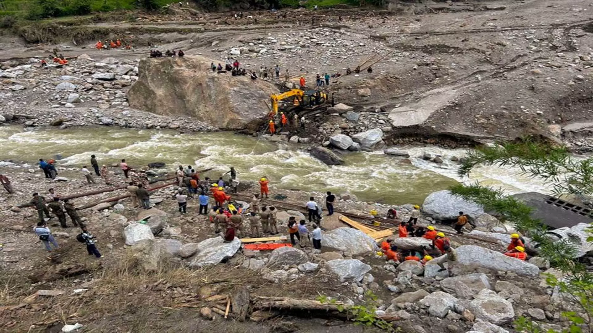 Himachal Pradesh: बादल फटने से मरने वालों की संख्या 14 हुई, 40 लोग अभी भी लापता
