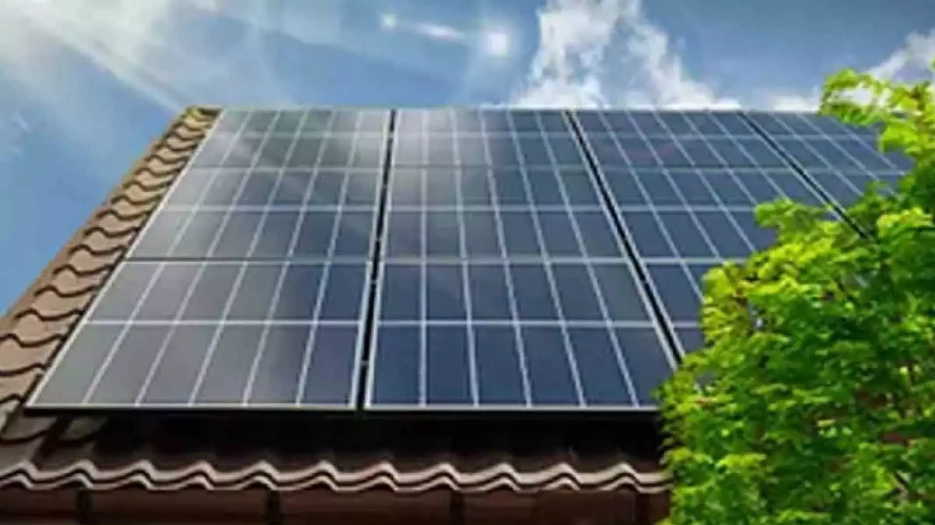 Mumbai: मुफ्त बिजली योजना ने महाराष्ट्र में 100 मेगावॉट सौर क्षमता का आंकड़ा पार किया