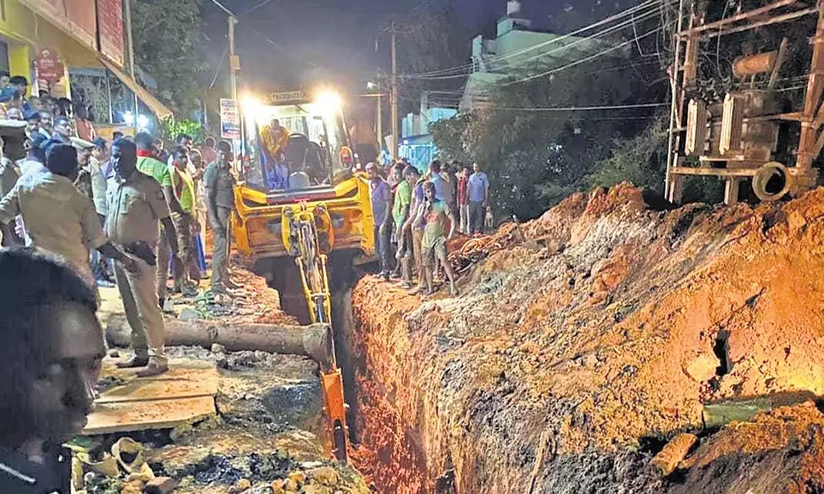 Tamil Nadu: तंजावुर में यूजीडी साइट पर मिट्टी धंसने से एक व्यक्ति की मौत