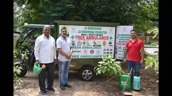 Chandigarh: चंडीगढ़ में उपेक्षित पौधों के बचाव के लिए ट्री एम्बुलेंस