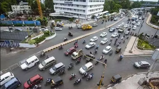 Pune: पुणे शहर में 30 स्थानों पर भारी वाहनों के प्रवेश पर प्रतिबंध