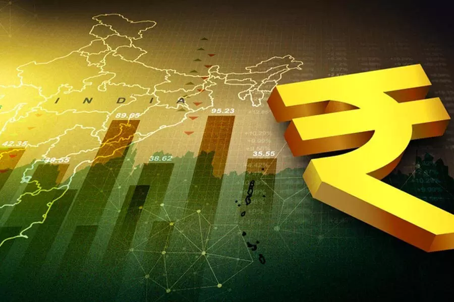 ₹ अब तक के सबसे Low Levels से उबरा, 25 पैसे बढ़कर 83.84 पर खुल