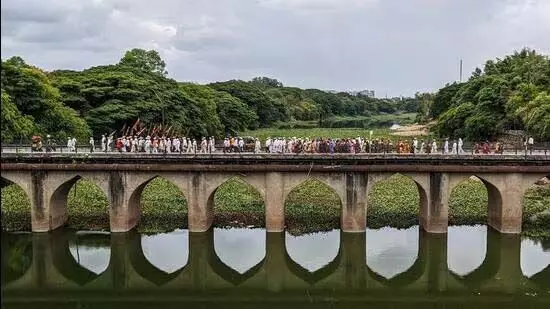 Pune: पुणे में पुराने होलकर ब्रिज और कुंभार वेस को तोड़ने का सुझाव