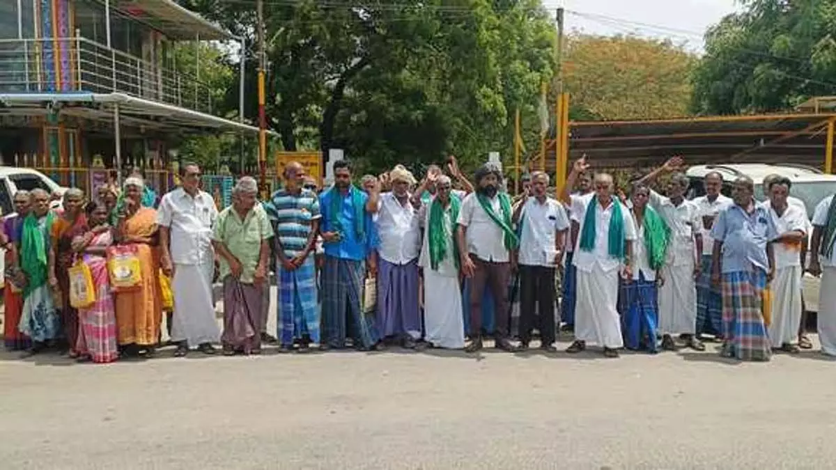 Tamil Nadu : किसानों ने इलियारासनेंदल फिरका को थूथुकुडी यूनियन में शामिल करने का किया आग्रह