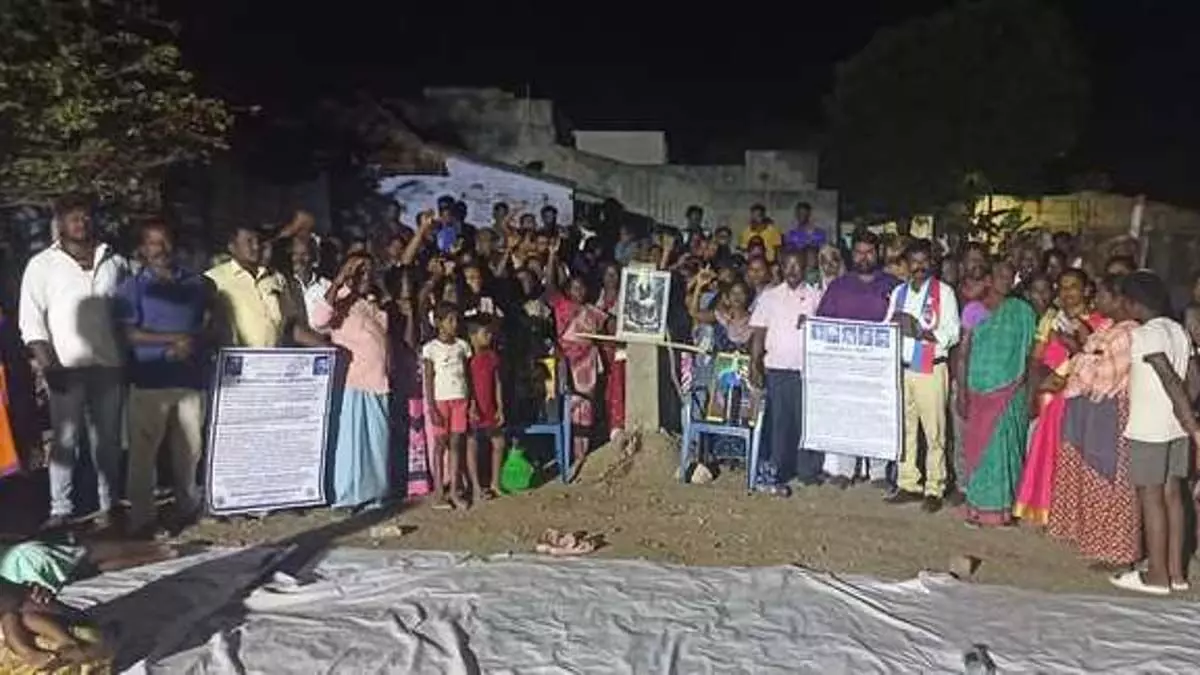 Tamil Nadu : शंकरलिंगपुरम के अनुसूचित जातियों ने भेदभावपूर्ण दीवार को गिराने की मांग की