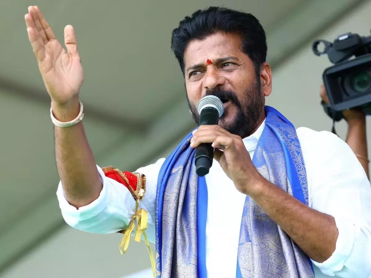 Revanth Reddy ने गद्दार को उनकी पुण्यतिथि पर श्रद्धांजलि दी