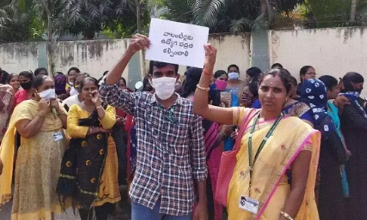 Vijayanagaram: स्वयंसेवकों को अपने भाग्य का पता नहीं