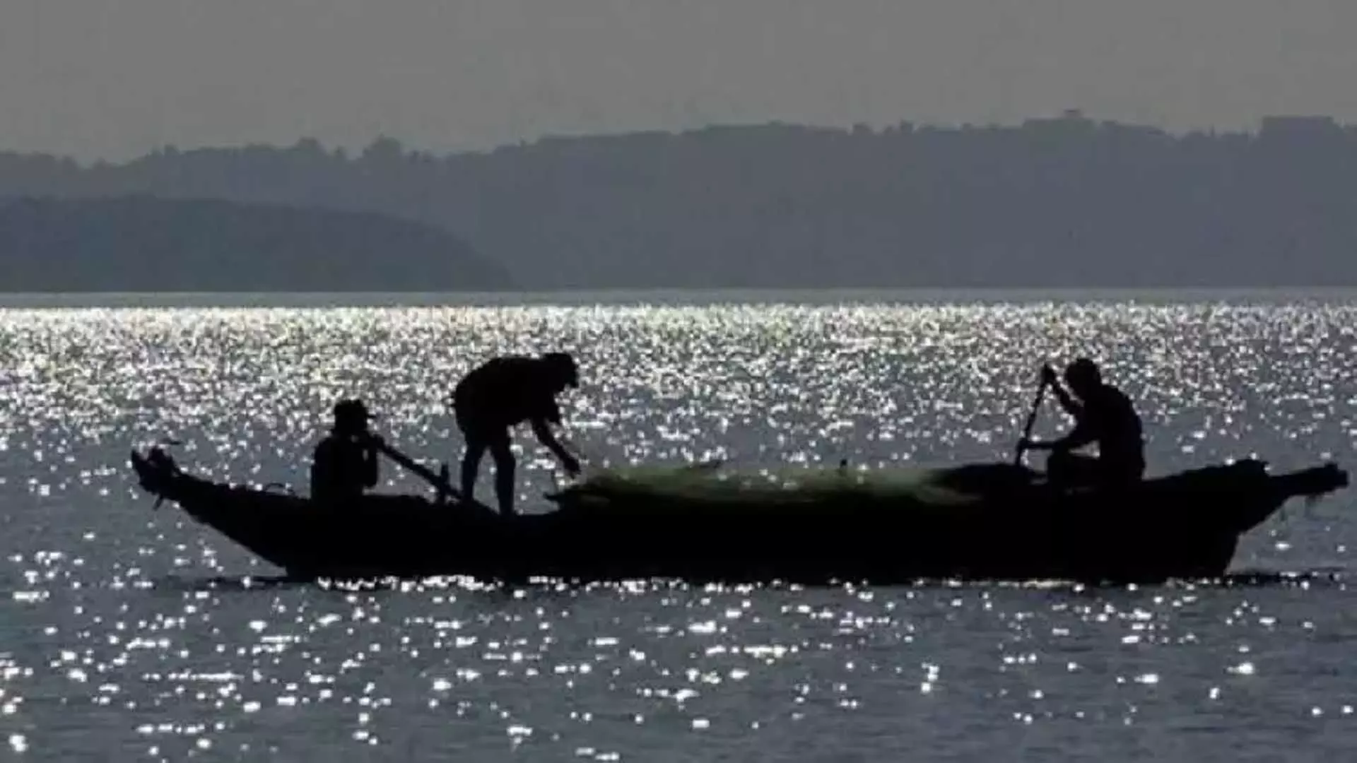 Sri Lankan Navy ने सीमा उल्लंघन के लिए 22 थूथुकुडी मछुआरों को गिरफ्तार किया