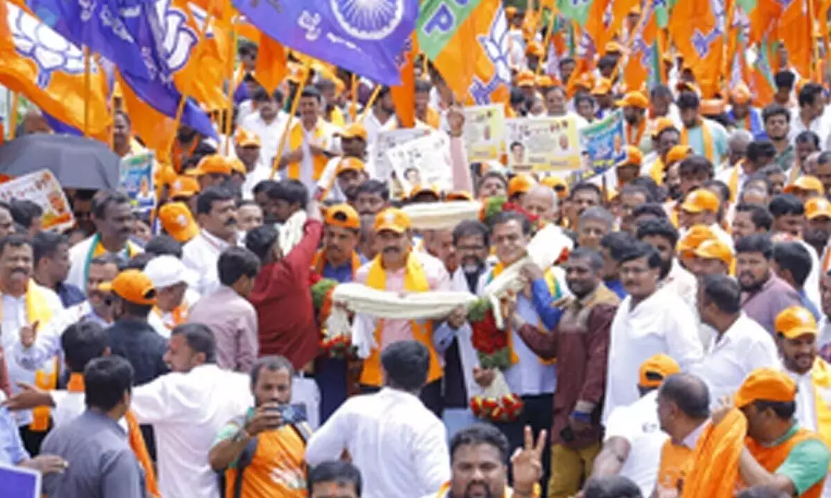 सीएम के इस्तीफे के लिए BJP की पदयात्रा तीसरे दिन भी जारी