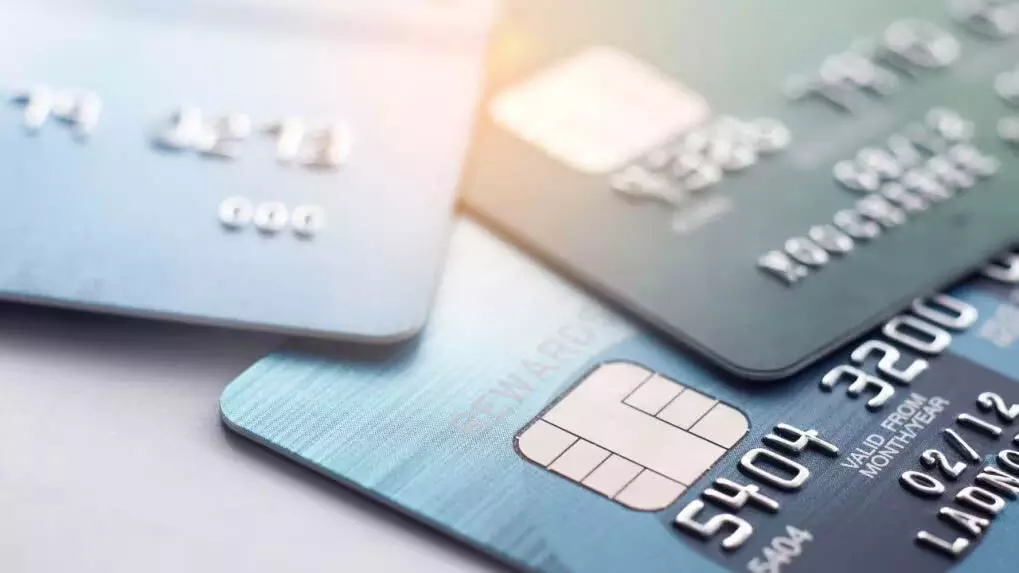 विभिन्न बैंकों ने Credit कार्ड से संबंधित परिवर्तन किया, जाने:-