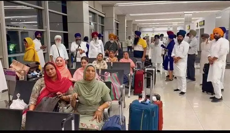 Ghaziabad हवाई अड्डे पर महिलाओं और बच्चों को उत्पीड़न का सामना करना पड़ा