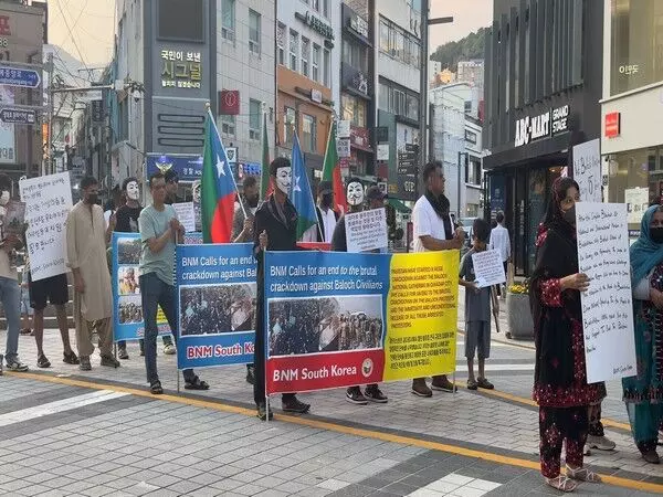 South Korea: बलूच नेशनल मूवमेंट ने पाक अत्याचारों के खिलाफ विरोध प्रदर्शन किया