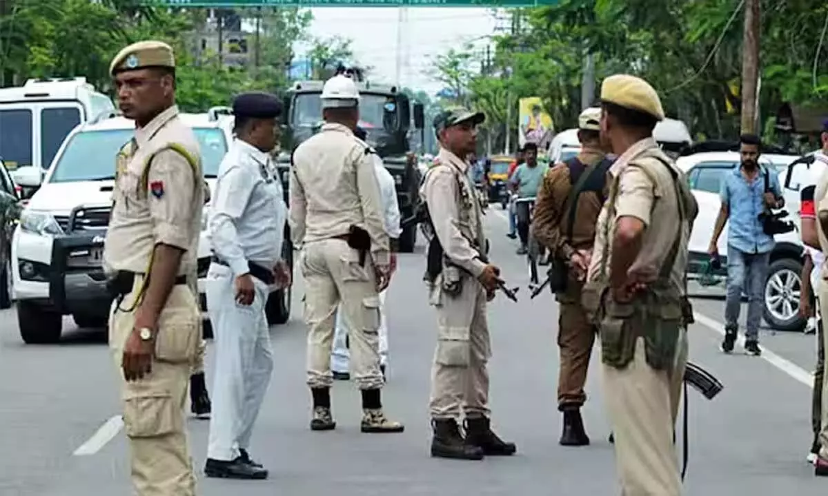 Assam के दिफू में पुलिस और प्रदर्शनकारियों के बीच झड़प में 44 लोग घायल