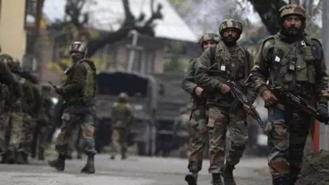 J&K: सुरक्षा बलों के शिविर के पास विस्फोट, दो महिलाएं जख्मी