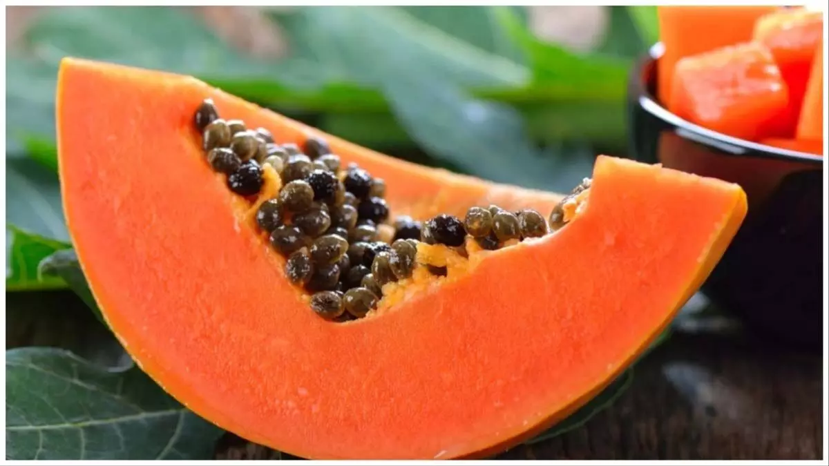 Papaya खाने के बाद कभी न करें इन चीजों का सेवन