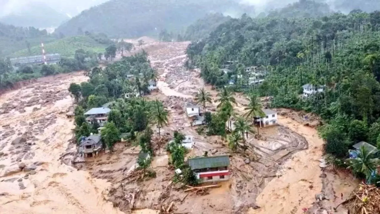 Odia निवासी प्रियदर्शनी चूरलमाला में हनीमून के बाद अकेले लौटी घर