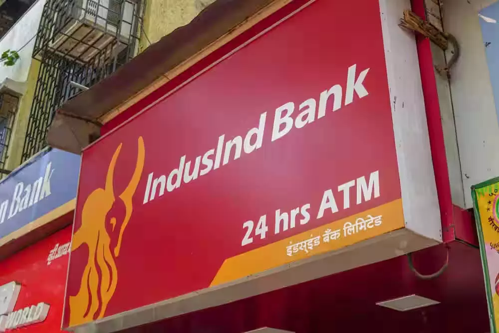 Indusind Bank 2% गिरा, 52 सप्ताह के निचले स्तर पर पहुंचा