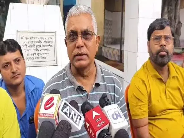 राजनीतिक संकट के बीच Dilip Ghosh ने बांग्लादेशी लोगों के लिए चिंता व्यक्त की