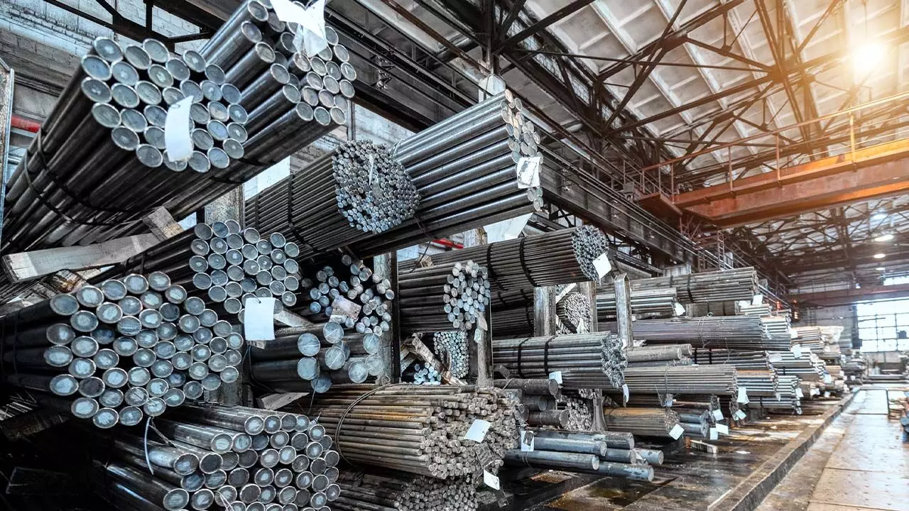 Indian Steel की कीमतें तीन साल के निचले स्तर पर पहुंचीं