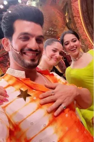 Arjun Bijlani ने जन्नत जुबैर और अंकिता लोखंडे के साथ कजरा मोहब्बत वाला गाने पर थिरकते हुए नज़र आए