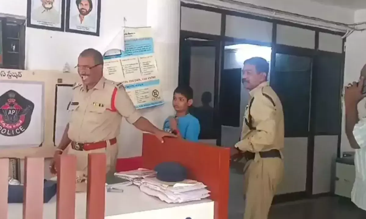 Hyderabad के लड़के को तिरुपति पुलिस ने बचाया