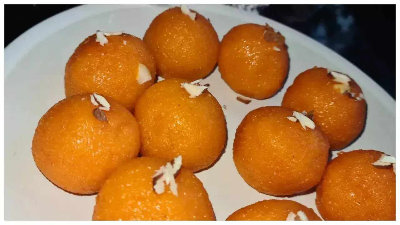 Delicious laddus, सिर्फ 5 मिनट में हो जाते हैं तैयार