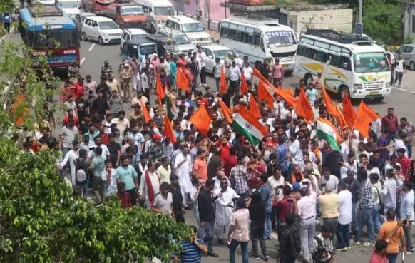 युवा राजपूत सभा ने J&K को राज्य का दर्जा बहाल करने के लिए विरोध प्रदर्शन किया