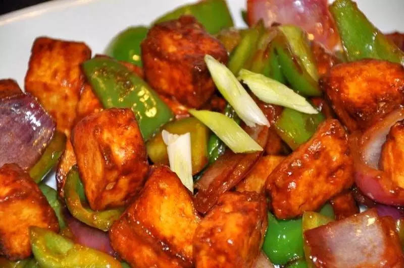 नए तरीके से बनाएं टेस्टी और हेल्दी Paneer Chilli