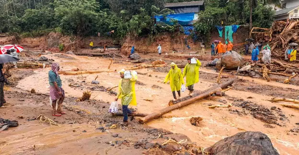 Wayanad landslide: ओडिशा, बिहार के निवासी समेत 138 लोग लापता