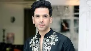 Tusshar Kapoor का कहना है कि इंडस्ट्री उन्हें नीचे गिराना चाहता है