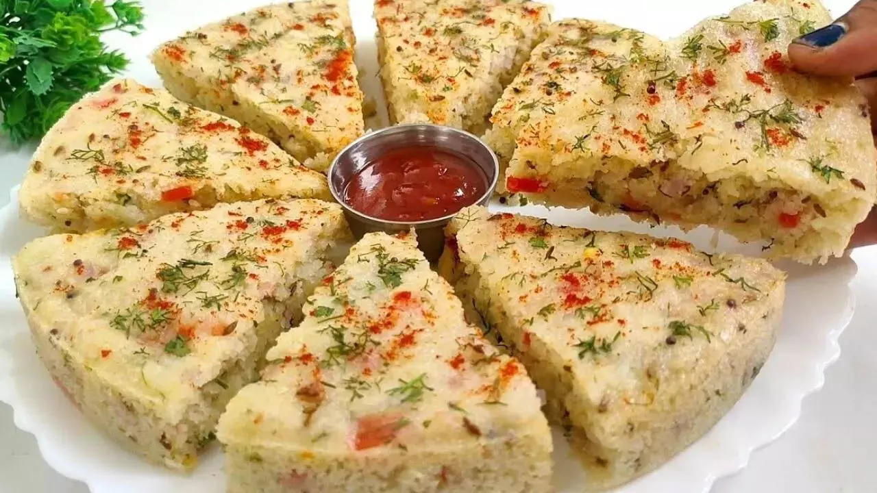 Semolina के साथ स्वादिष्ट नाश्ता