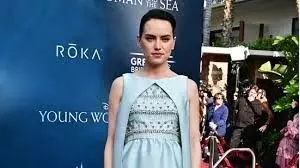 Daisy Ridley ने ग्रेव्स रोग के निदान के बारे में बताया