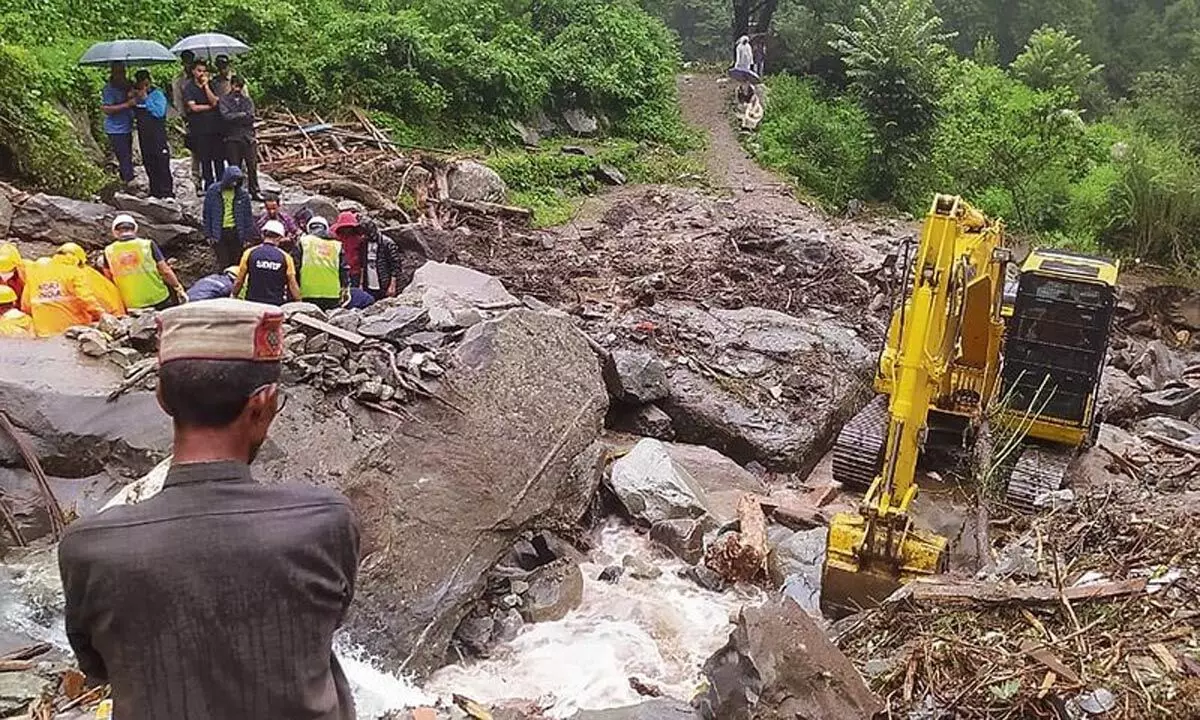 Himachal: राजबन में लापता लोगों का पता लगाने के प्रयास जारी