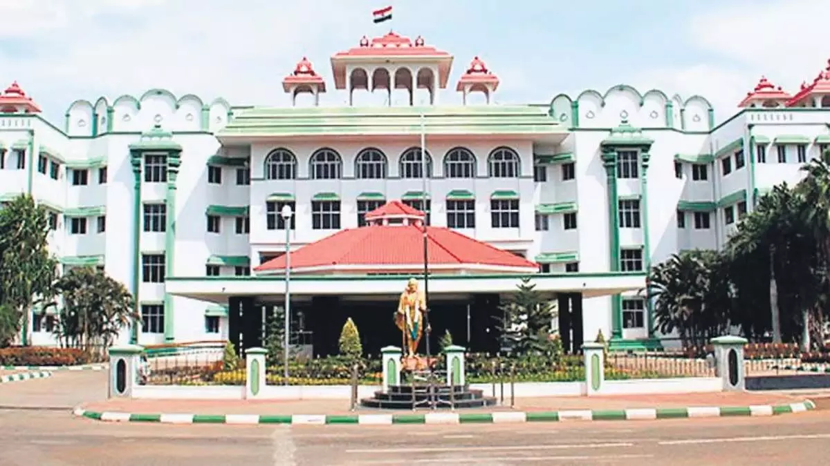 Tamil Nadu : अनुष्ठान के बिना मंदिर बंद करना मूर्ति को कैद करने के समान है, मद्रास उच्च न्यायालय ने कहा