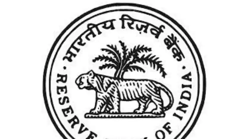 RBI MPC नीति के दिन मंदड़ियों का दहाड़ना, सेंसेक्स 581 अंक गिरा