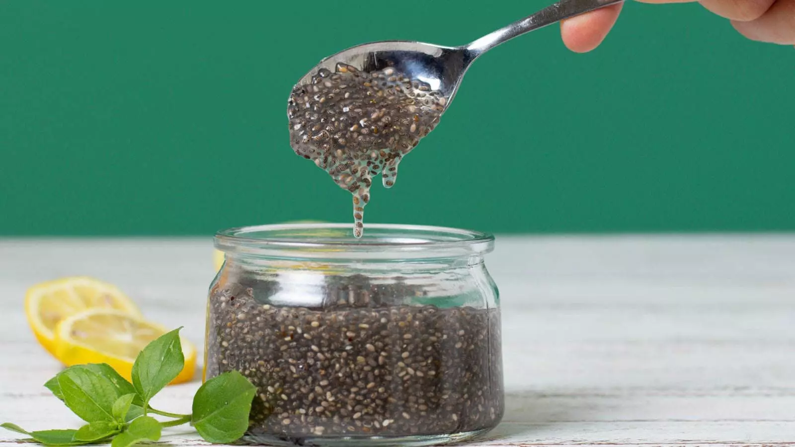 Chia Seed Drink पीकर अपना सर्वश्रेष्ठ दिखने का प्रयास करे