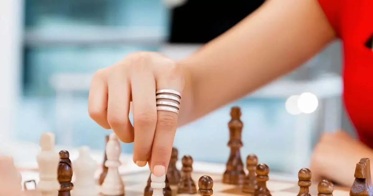 Chess कांड: रूसी चैंपियन को प्रतिद्वंद्वी को पारा जहर देते हुए पकड़ा