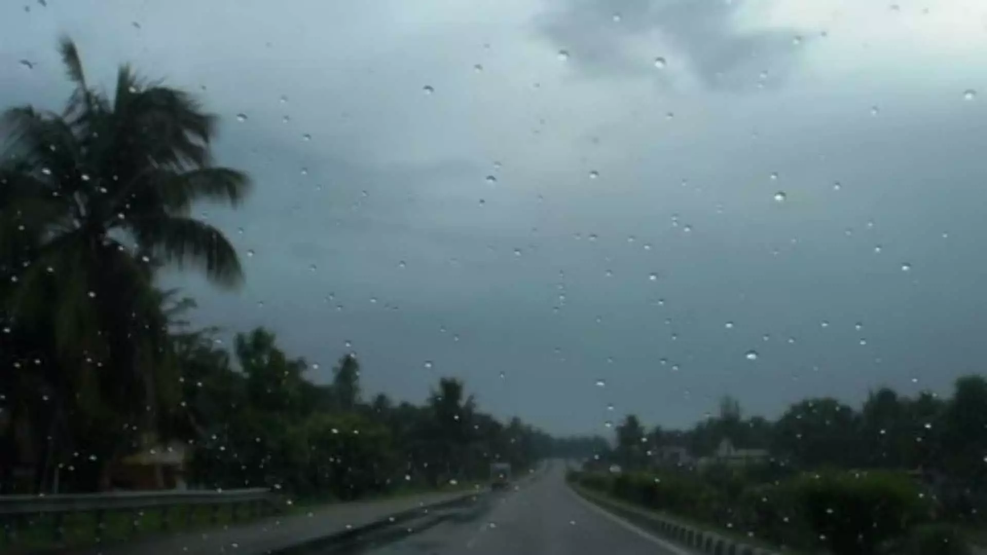 Bengaluru Weather: शहर में बादल छाए रहेंगे, हल्की बारिश होगी