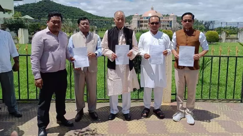 Manipur : कांग्रेस ने विधानसभा से वॉकआउट किया