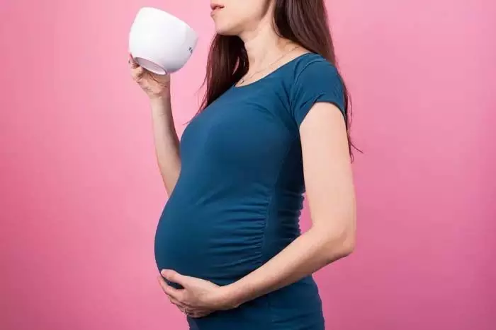 Pregnancy में महिलाओं को चाय पीनी चाहिए या नहीं