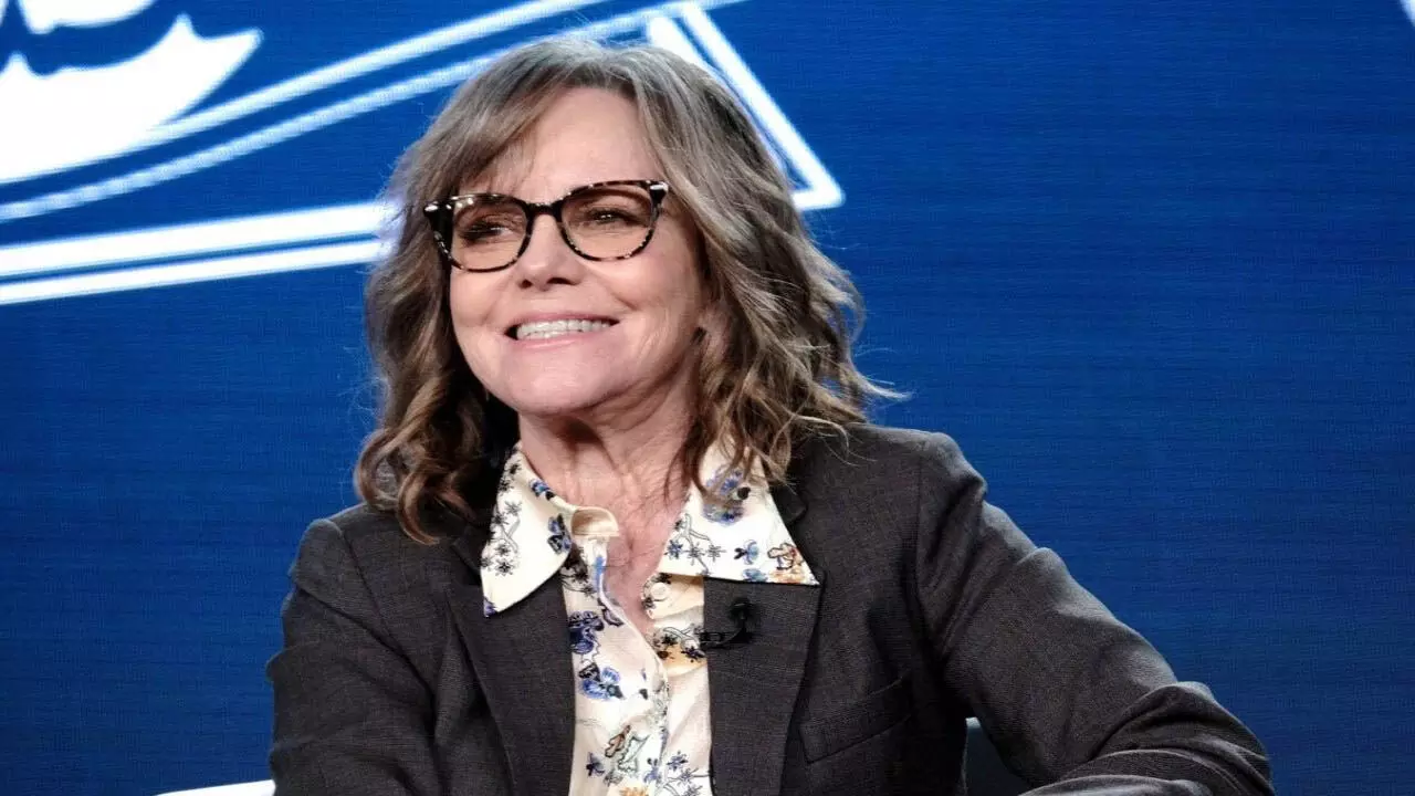 Sally Field ने संवेदनशीलता के बारे में खुलकर बात की