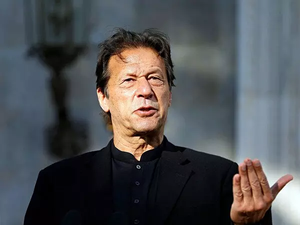 पूर्व प्रधानमंत्री Imran Khan ने कहा, मूर्ख पाकिस्तान सरकार का जल्द ही अंत हो जाएगा