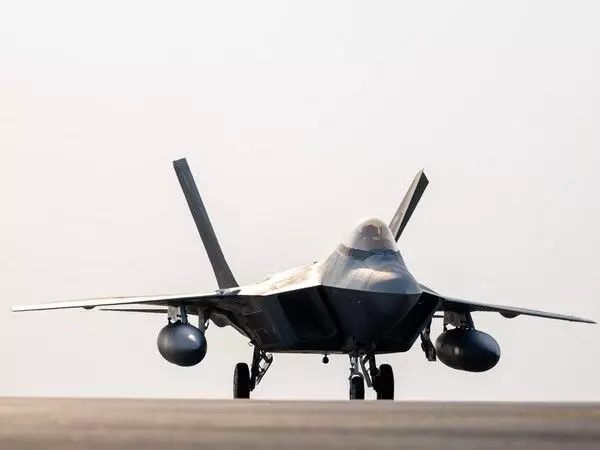 US forces ने यमन में हौथी एंटी-शिप मिसाइलों को नष्ट किया, F-22 लड़ाकू विमान पश्चिम एशिया पहुंचे