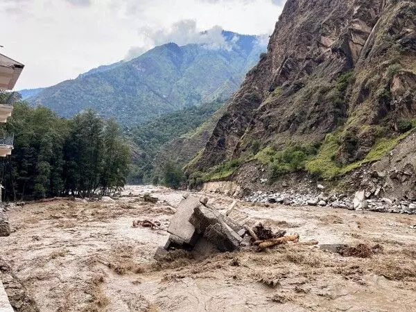 बाढ़ से 900 करोड़ रुपये के नुकसान का अनुमान, Himachal में सितंबर तक बारिश के लिए हाई अलर्ट