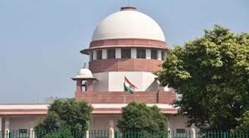 SC ने मुंबई कॉलेज के हिजाब प्रतिबंध पर रोक लगाते हुए पूछा