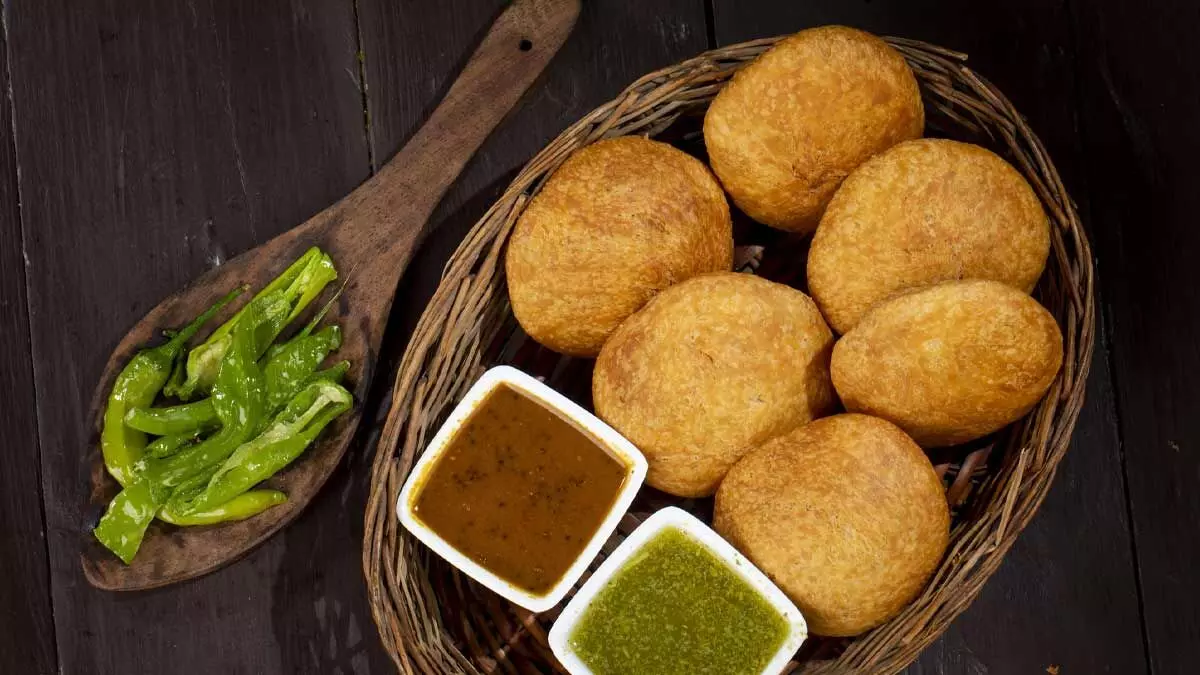 Banarasi kachori तरह से घर पर कर सकते हैं तैयार