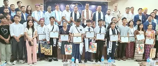 Arunachal : संघ ने ताई-खामटी, सिंगफो के सफल विद्यार्थियों को सम्मानित किया